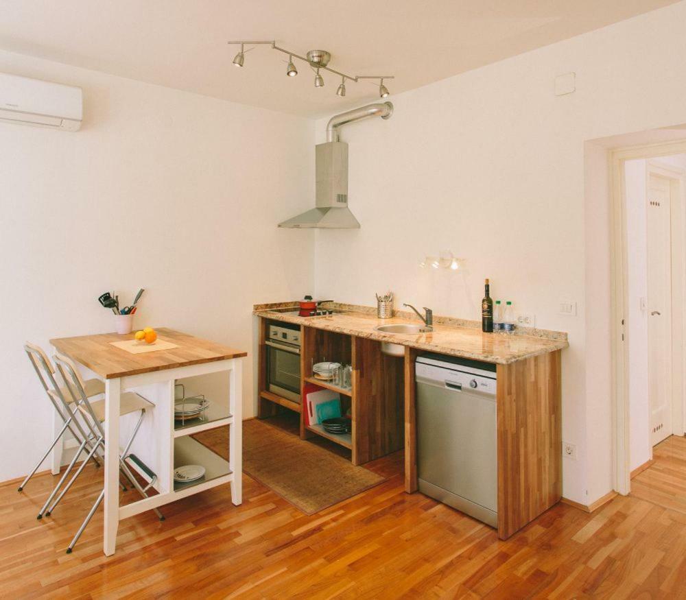 Apartment Savska Загреб Екстериор снимка